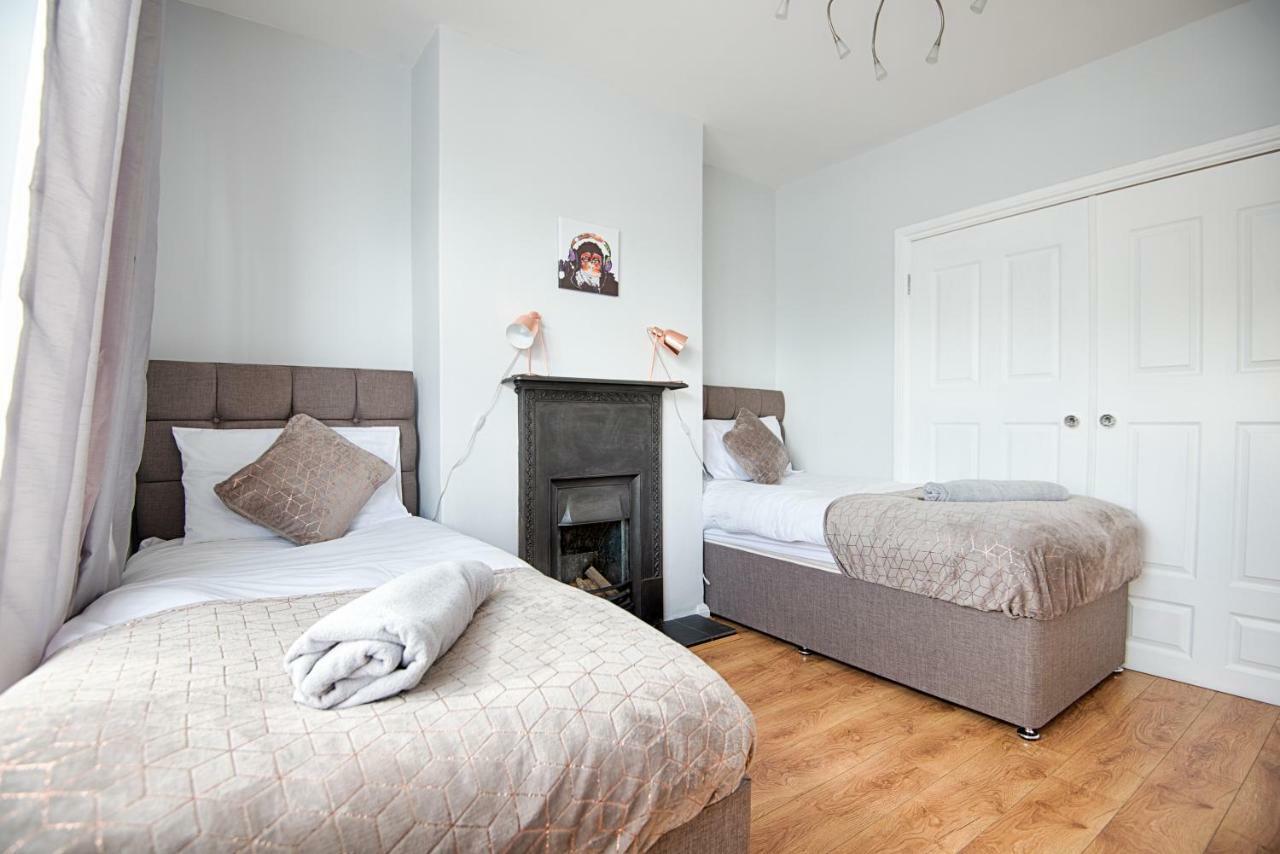 Off Road Parking, Garden, Tv In Every Room Swansea Exterior photo